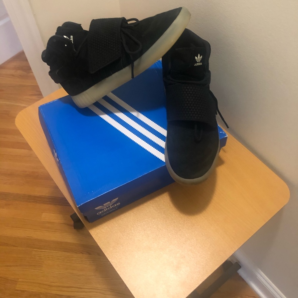Adidas tubular invader strap size 9 with box used